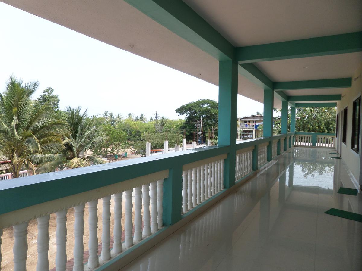 Готель Atithi Farm House Borlai Екстер'єр фото